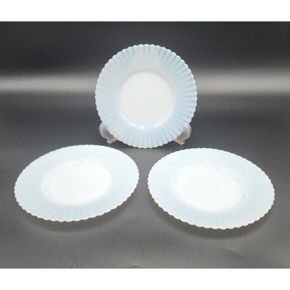VTG Set of 3 Macbeth-Evans Monax White Petalware Glass Dessert Plates 6.5 " - Picture 1 of 6